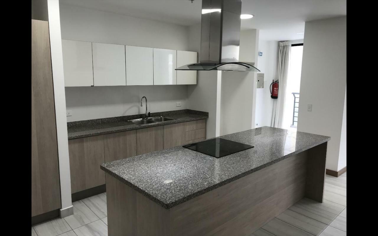 1410 Habitacion En Lujoso Departamento - Atelier Quito Eksteriør bilde