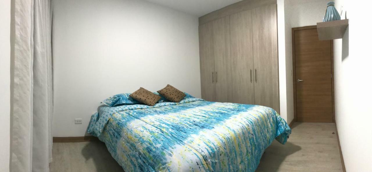 1410 Habitacion En Lujoso Departamento - Atelier Quito Eksteriør bilde