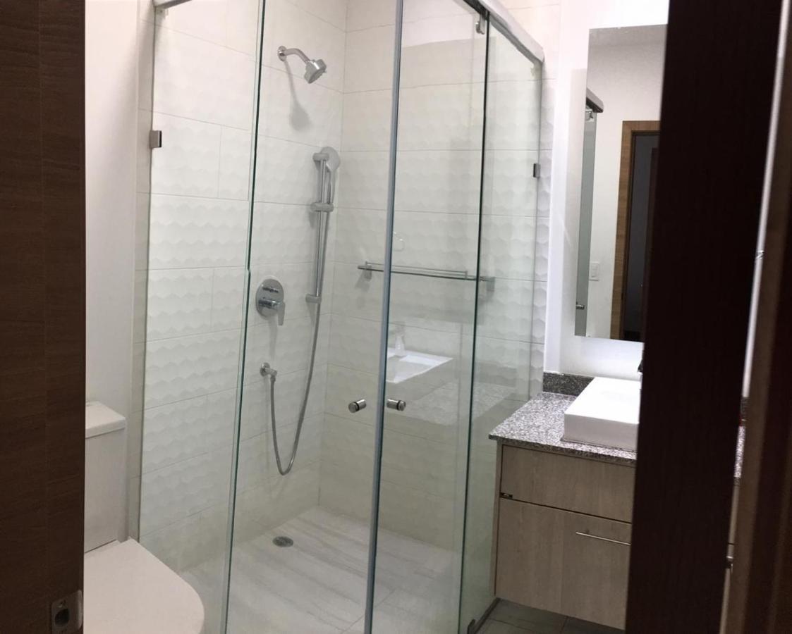 1410 Habitacion En Lujoso Departamento - Atelier Quito Eksteriør bilde