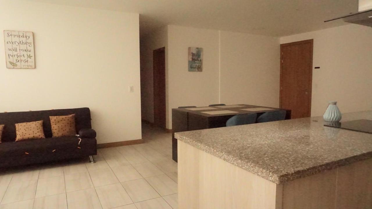 1410 Habitacion En Lujoso Departamento - Atelier Quito Eksteriør bilde